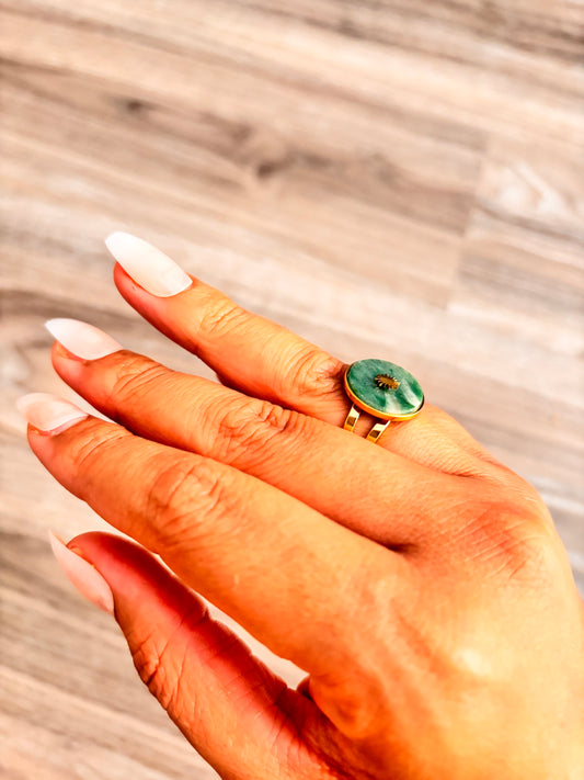Stainless steel round natural green stone with the sun ring